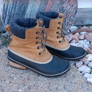 Sorel Slimpack lace up waterpoof boots womens 8